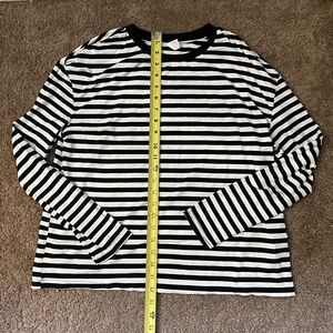 Small Long sleeve black and white stripe shirt